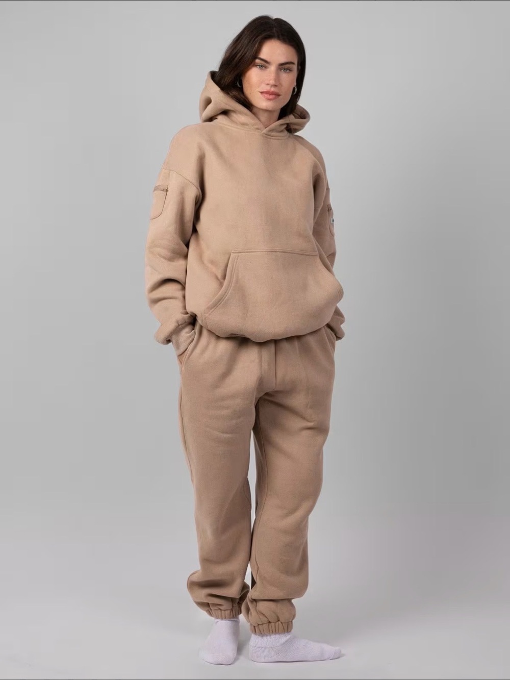 Comfrt Travel Essentials Hoodie and Sweatpants - Size Medium Unisex - **Tan**